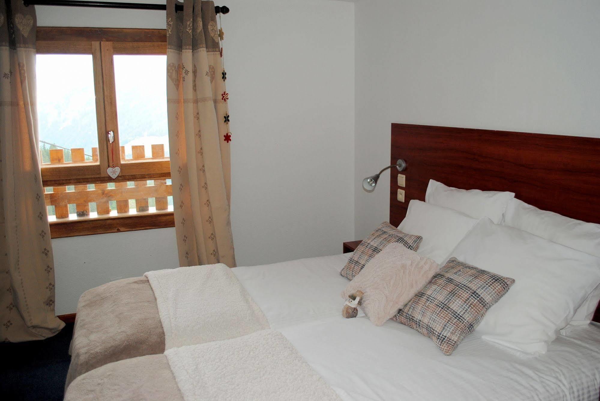 L'Escale Hotell Châtel Exteriör bild