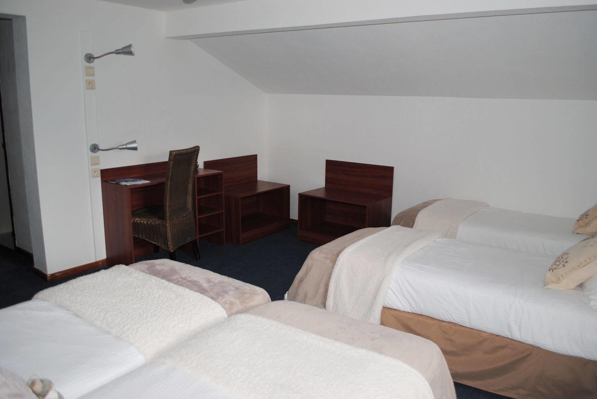 L'Escale Hotell Châtel Exteriör bild