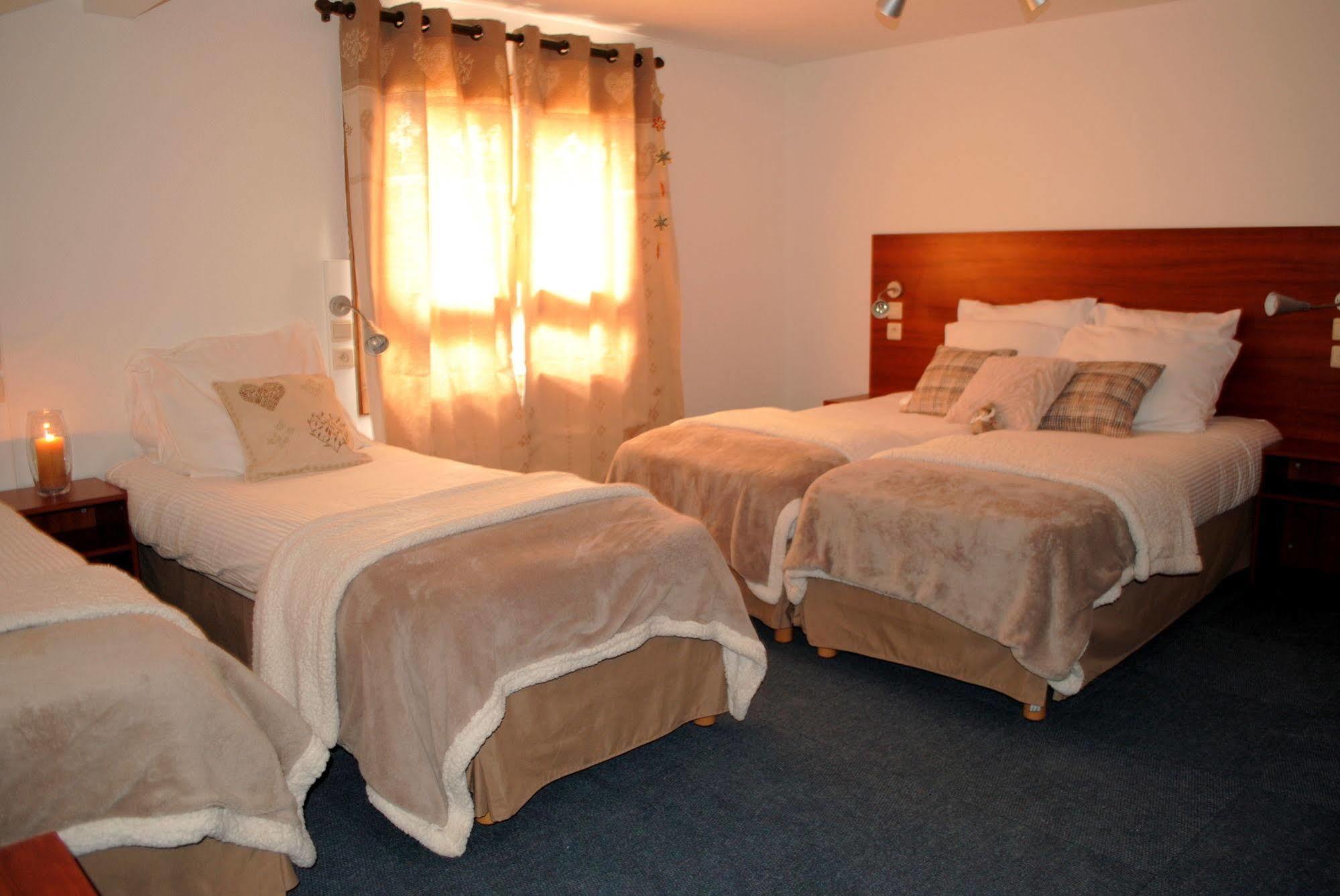 L'Escale Hotell Châtel Exteriör bild