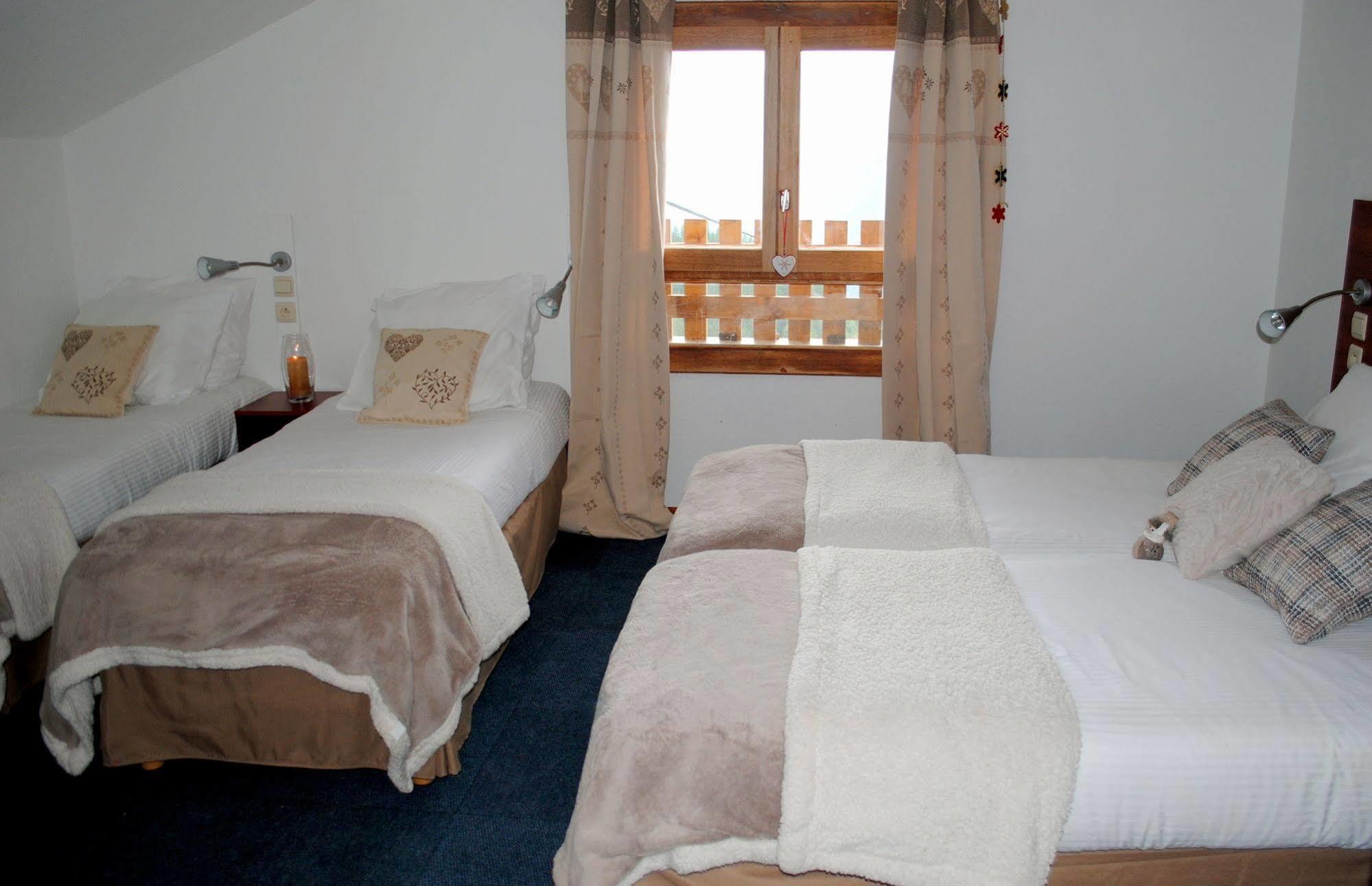 L'Escale Hotell Châtel Exteriör bild